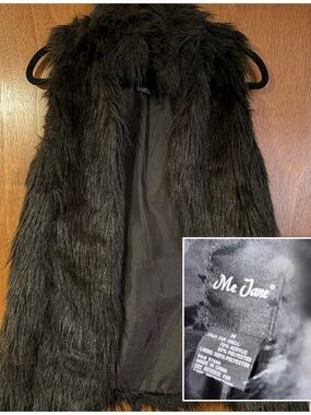 Me Jane Black Faux Fur Sleeveless Vest